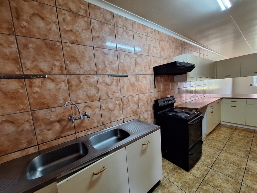 2 Bedroom Property for Sale in Lower Bo-dorp North West